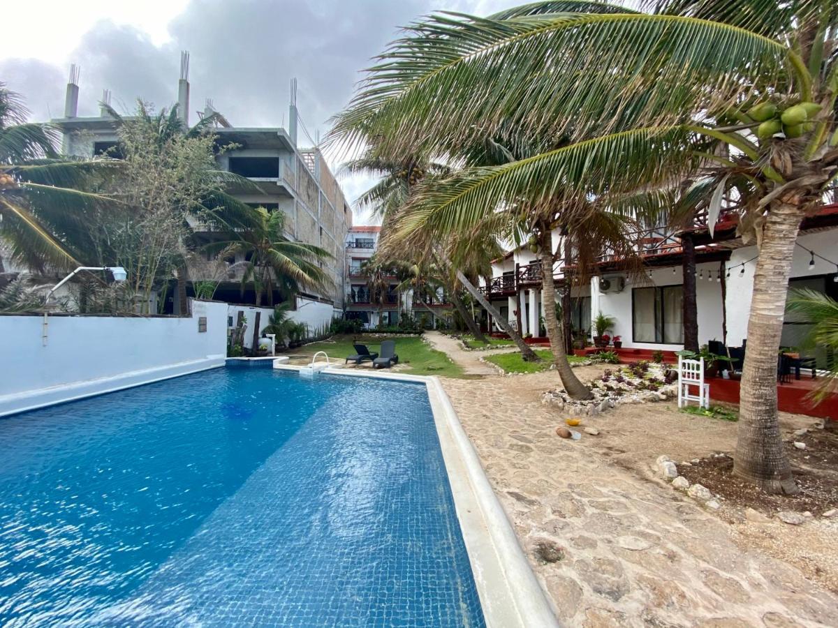 Casa Caribe 칸쿤 외부 사진 A pool at a hotel in San Juan del Sur