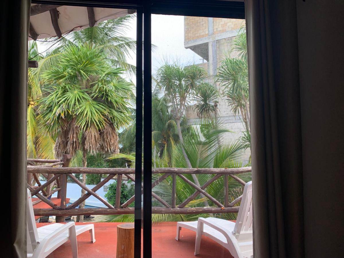 Casa Caribe 칸쿤 외부 사진 View from a room at the hotel